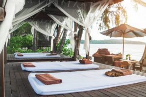 What is the difference between a resort spa and a hotel spa
